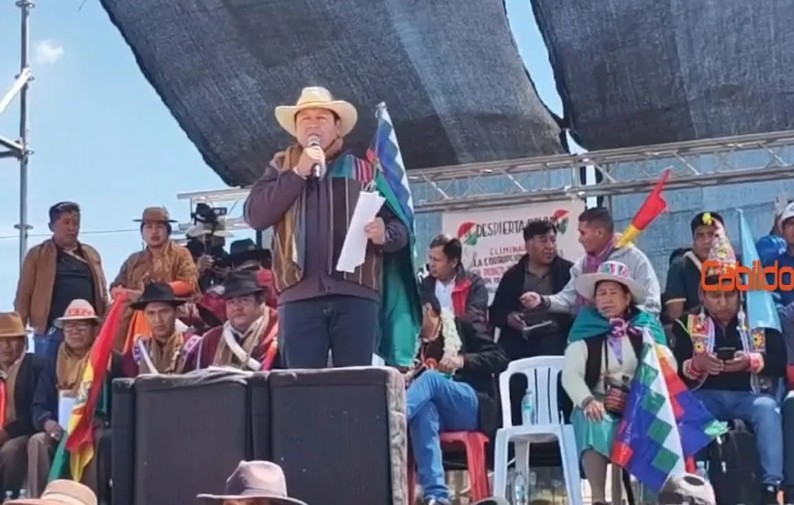 Quienes asistieron al cabildo en la ciudad de El Alto han sido sorprendidos con una Resolución previamente digitada que solo favorece al gobierno de Rodrigo Paz
